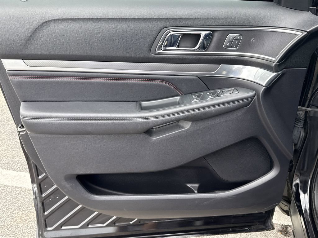 Used 2019 Ford Explorer Sport w/ Equipment Group 401A AWD/4WD image 10