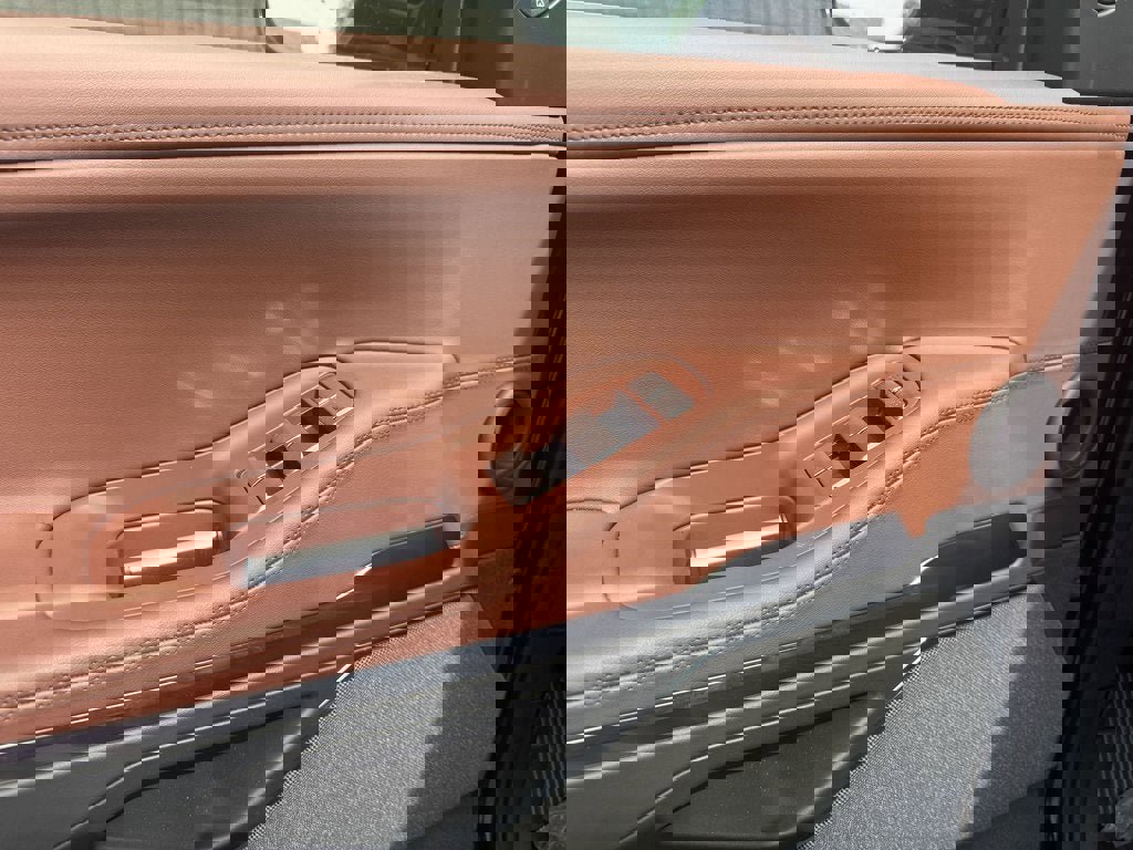 New 2025 Lincoln Navigator Reserve image 12