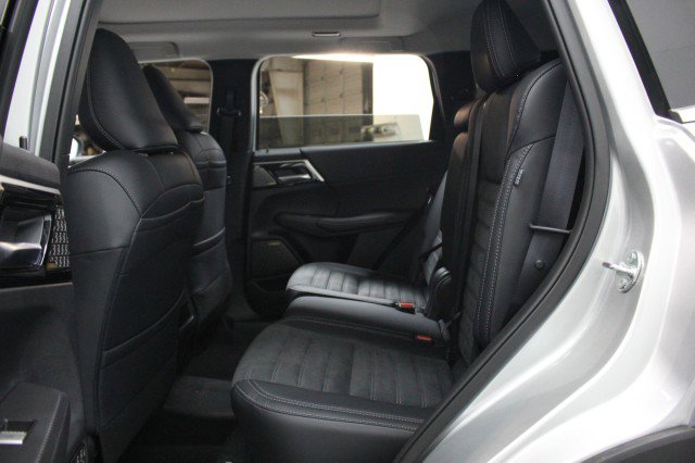 New 2026 Mitsubishi Outlander SE FWD image 24