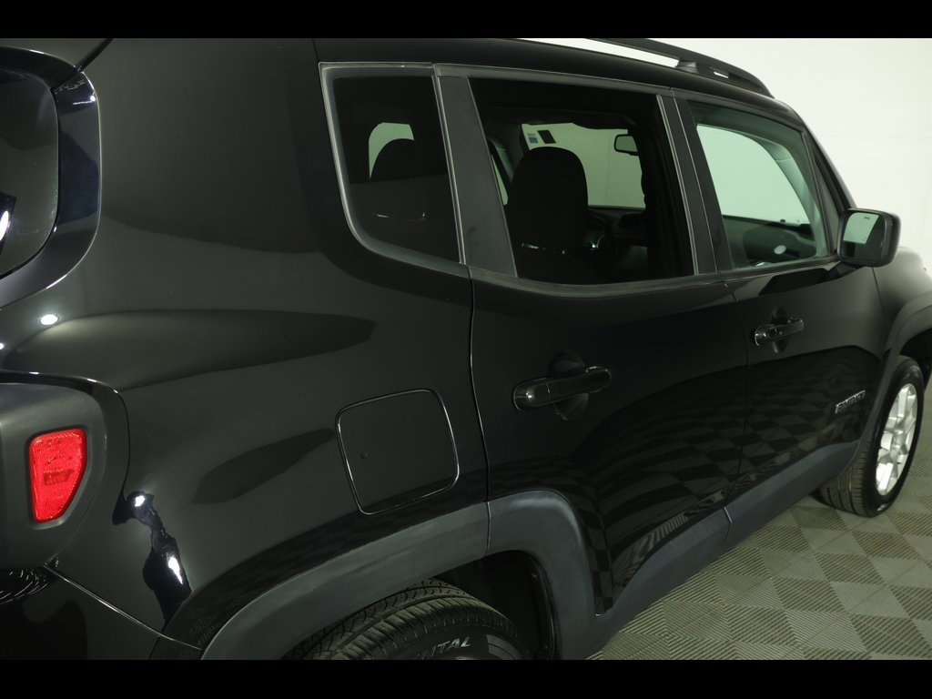Used 2019 Jeep Renegade Latitude w/ Safety & Security Group II image 18