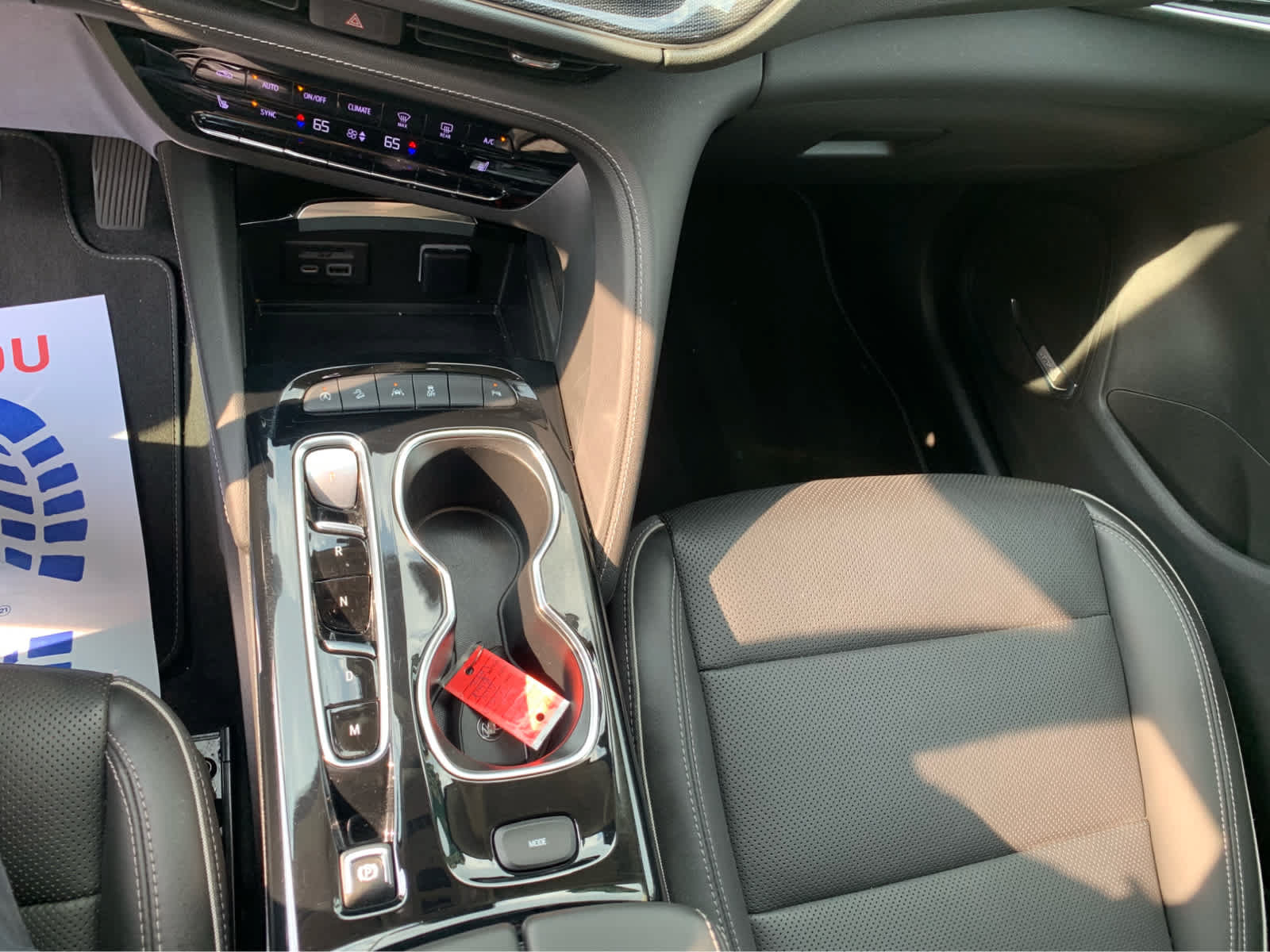 Used 2022 Buick Envision Essence w/ Technology Package I AWD/4WD image 19