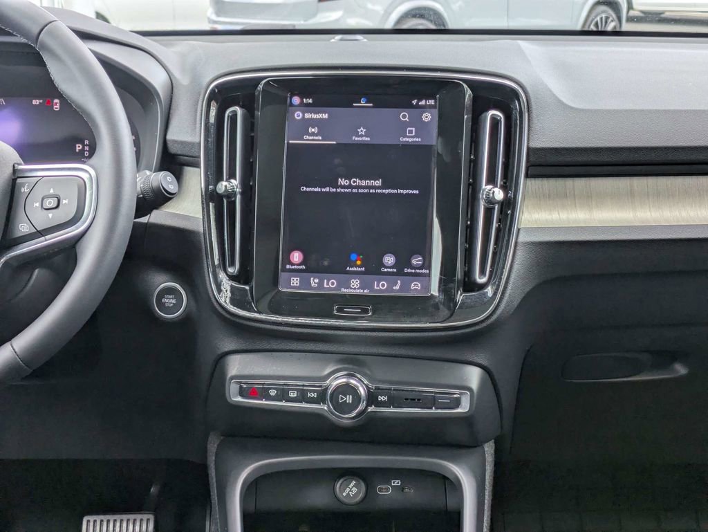 Used 2023 Volvo XC40 B5 Plus w/ Protection Package Premier image 20