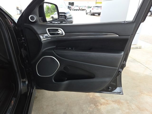 Used 2014 Jeep Grand Cherokee SRT8 w/ Luxury Group II AWD/4WD image 52