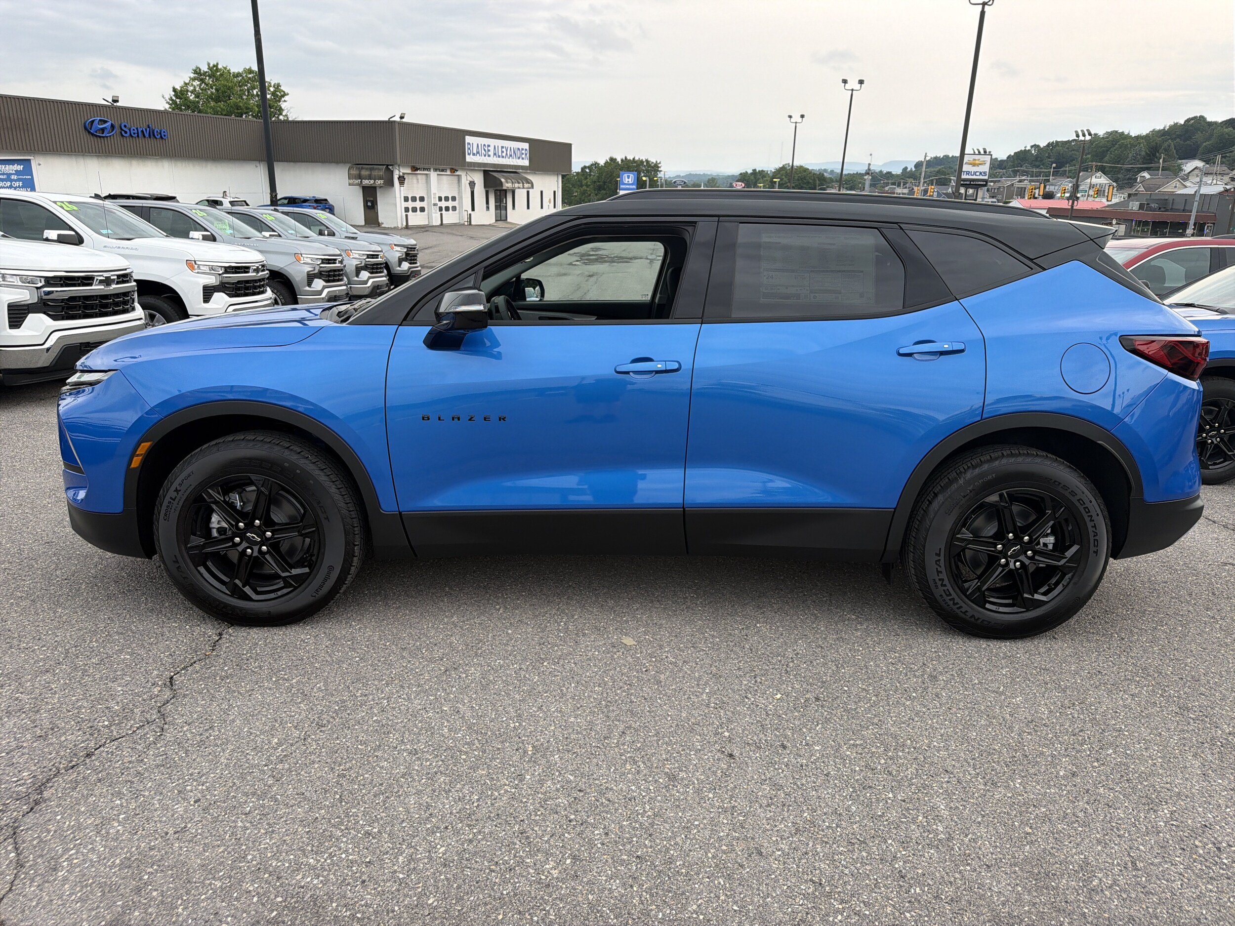 New 2026 Chevrolet Blazer LT w/ Sound & Technology Package AWD/4WD image 7