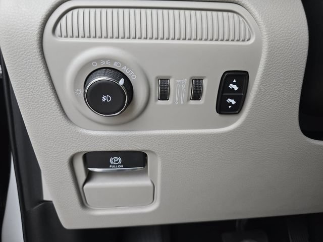 Used 2024 Jeep Wagoneer Series II w/ Flexible Seating Group RWD image 38