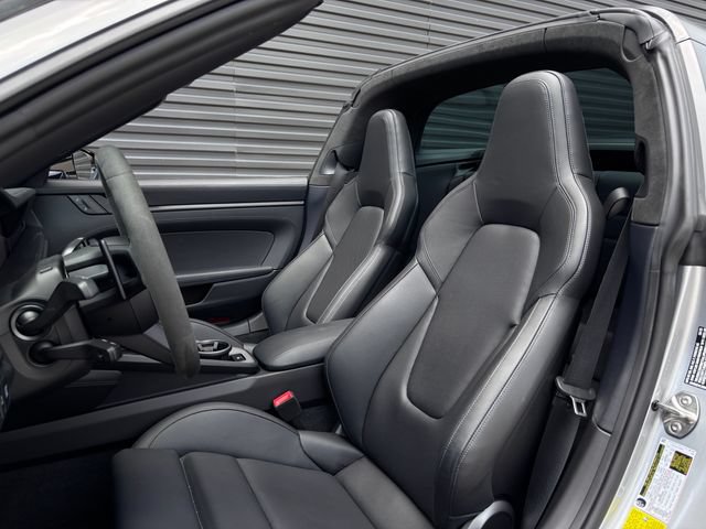 Certified 2025 Porsche 911 Targa 4 GTS AWD/4WD image 6