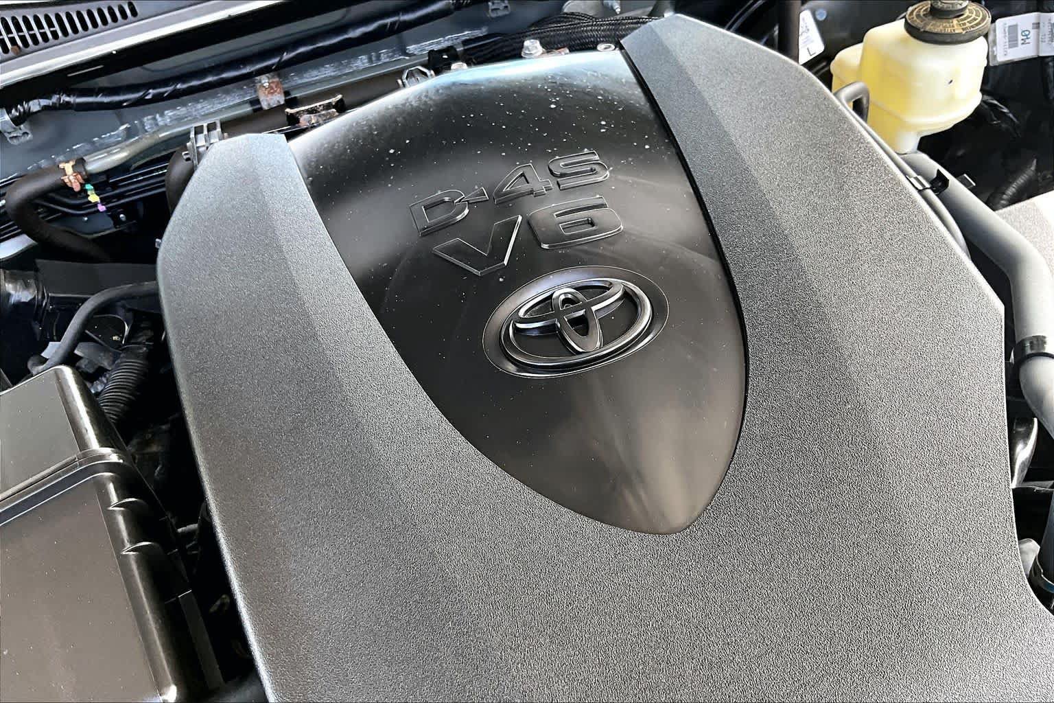 Used 2021 Toyota Tacoma SR AWD/4WD image 32