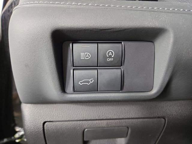 Used 2025 Toyota Highlander XLE image 29