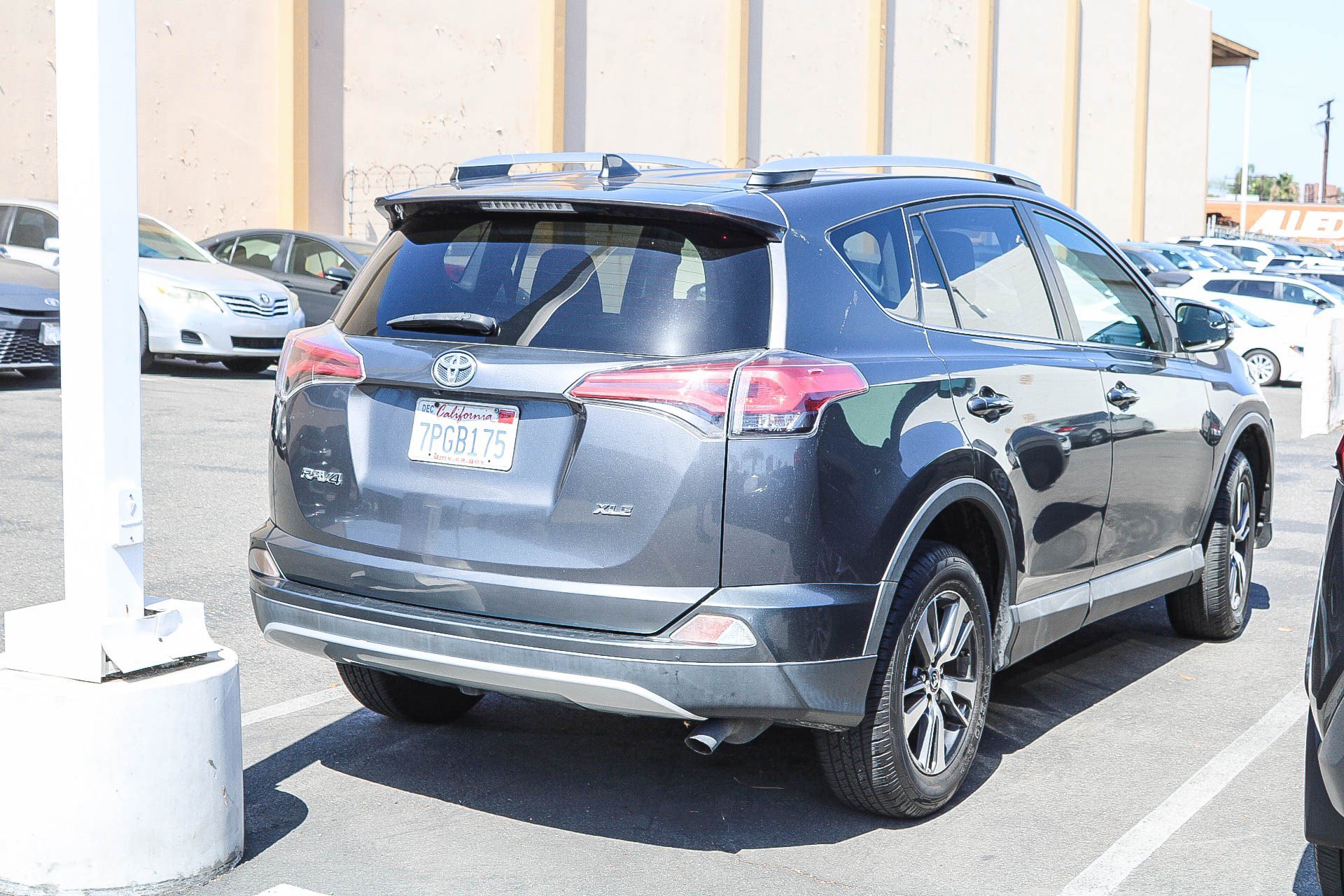 Used 2016 Toyota RAV4 XLE FWD image 7