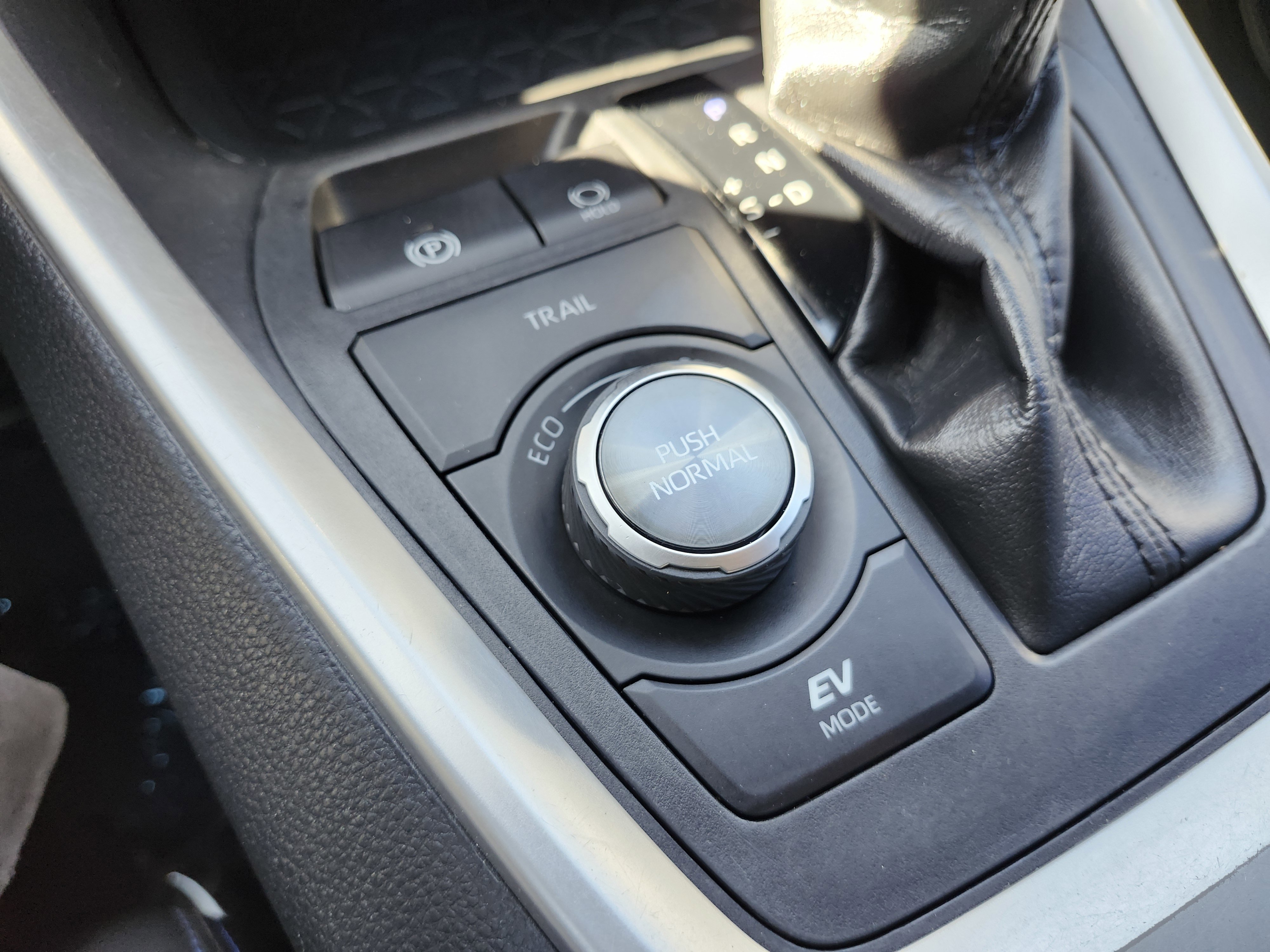 Used 2022 Toyota RAV4 XSE image 9