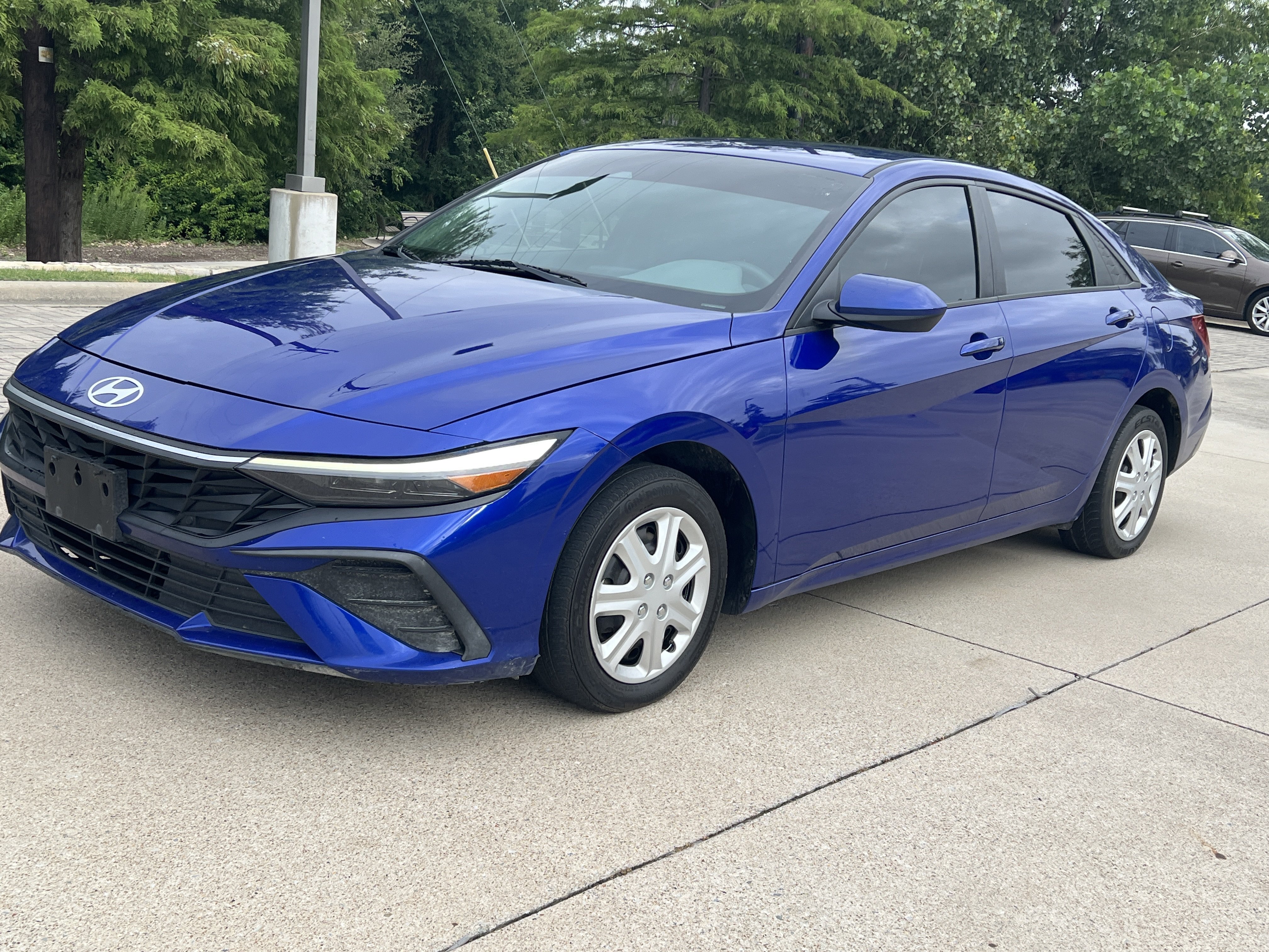 Used 2024 Hyundai Elantra Blue FWD image 5