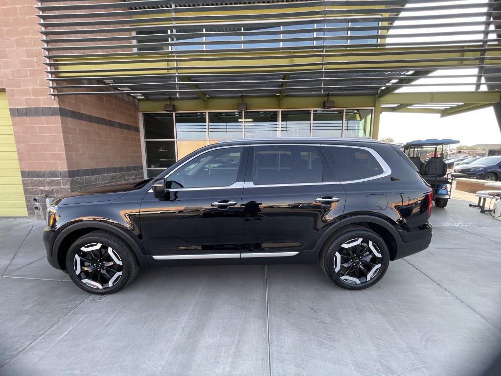 Used 2024 Kia Telluride S w/ S Sunroof Package image 5
