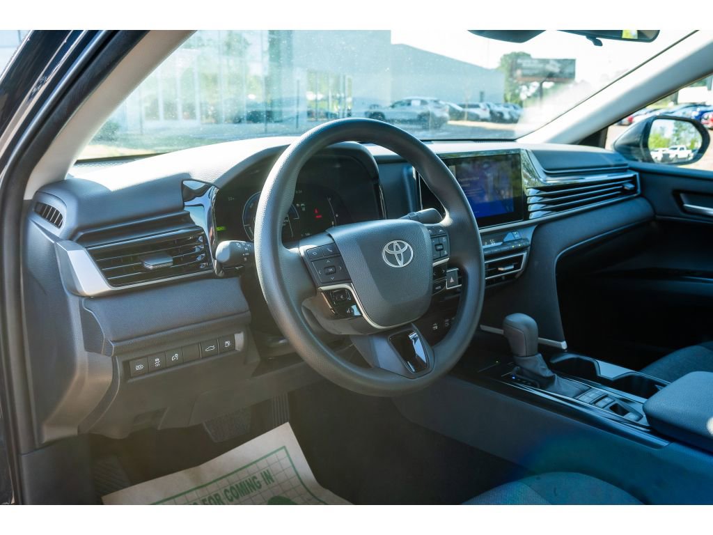 Used 2025 Toyota Camry LE FWD image 10