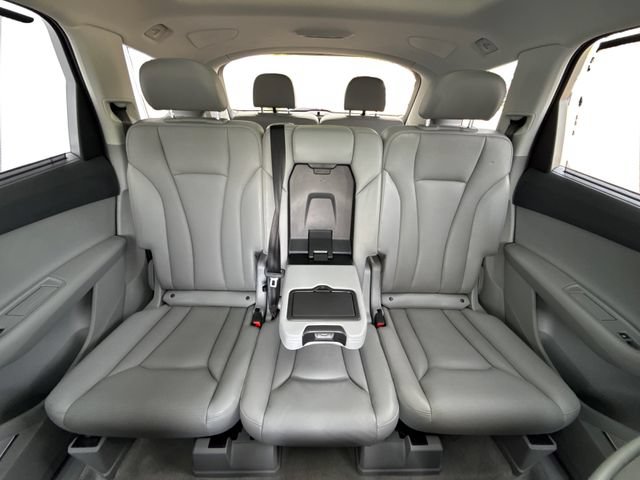Used 2018 Audi Q7 3.0T Premium Plus w/ Premium Plus Package AWD/4WD image 16