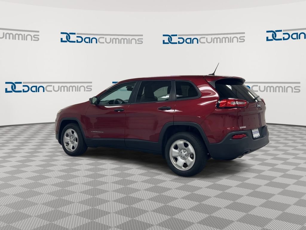 Used 2016 Jeep Cherokee Sport image 6