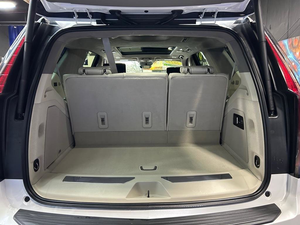 Used 2022 Cadillac Escalade Premium Luxury Platinum image 19