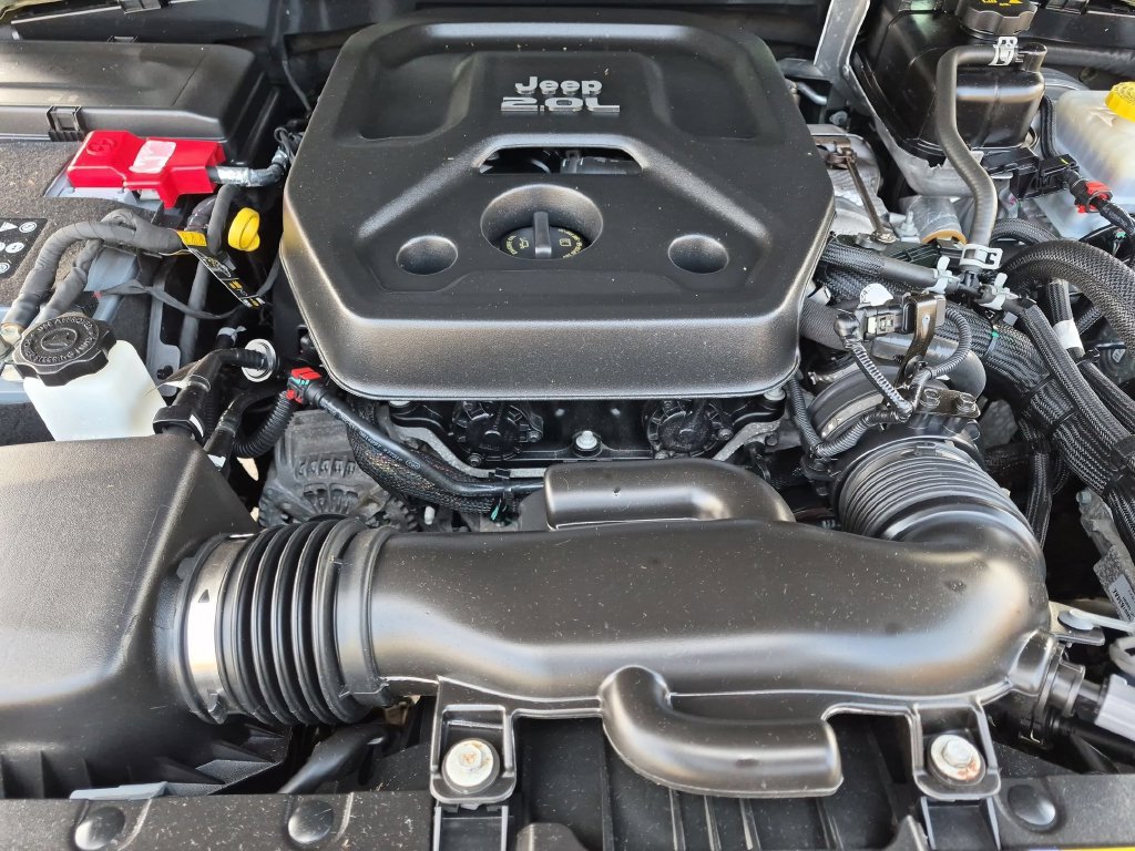 Used 2021 Jeep Wrangler Unlimited Sahara w/ Uconnect 4C Nav & Sound Group AWD/4WD image 25