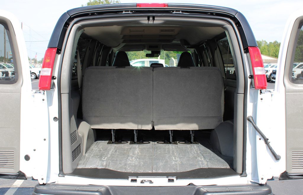 Used 2024 Chevrolet Express 3500 LT w/ LT Preferred Equipment Group image 12