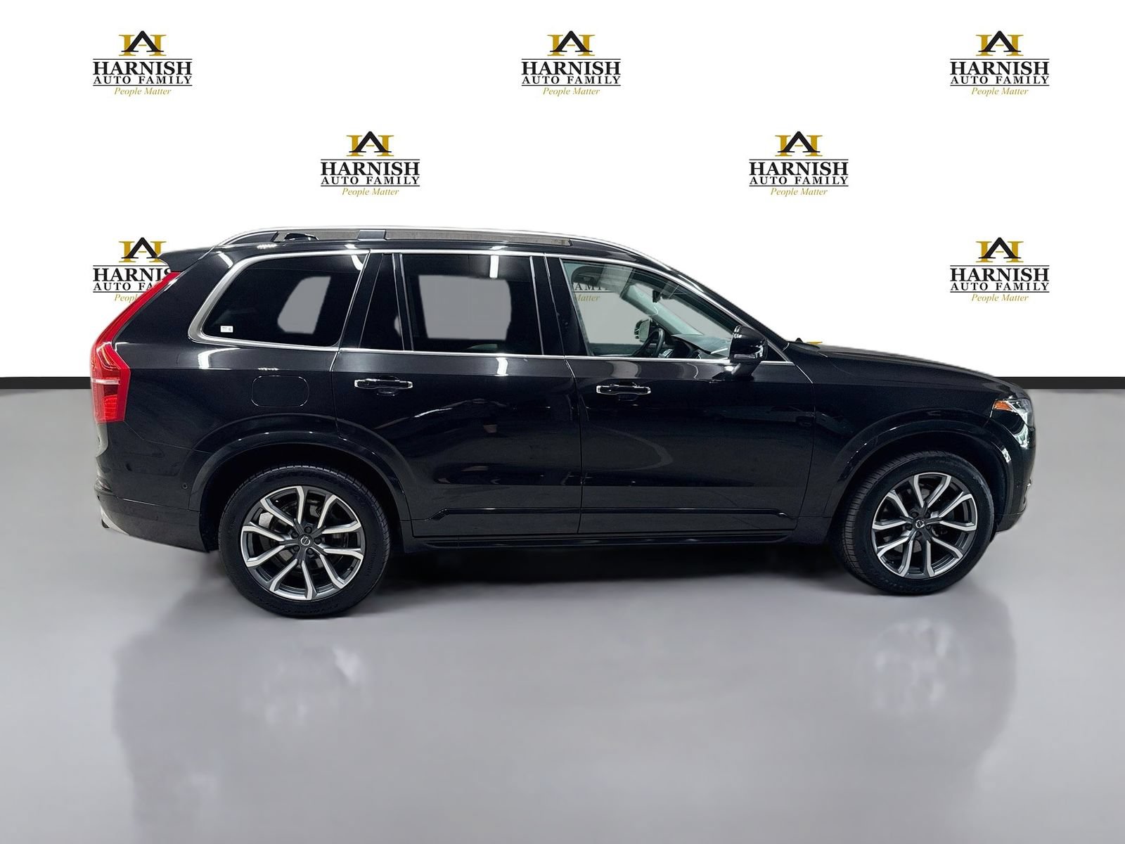 Used 2018 Volvo XC90 T5 Momentum w/ Convenience Package AWD/4WD image 5