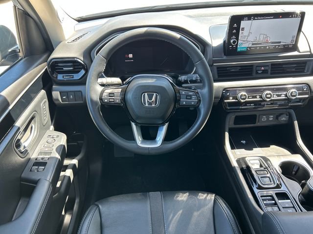 Used 2025 Honda Pilot Touring image 16