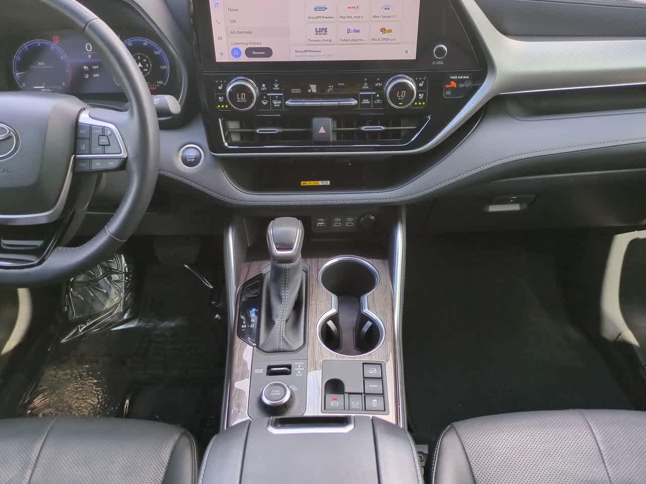 Certified 2024 Toyota Highlander Platinum AWD/4WD image 19