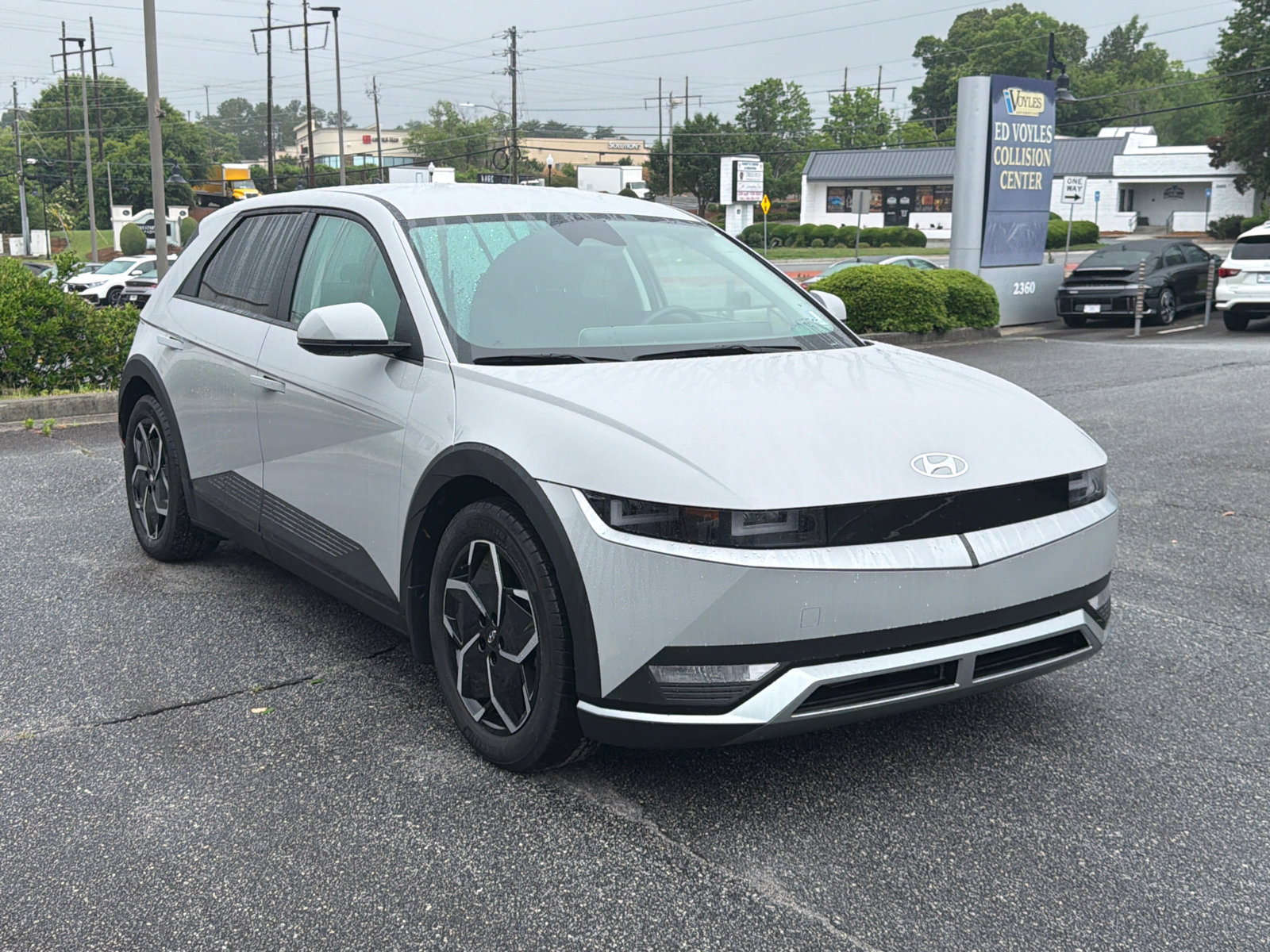 Used 2024 Hyundai Ioniq 5 SE RWD image 3