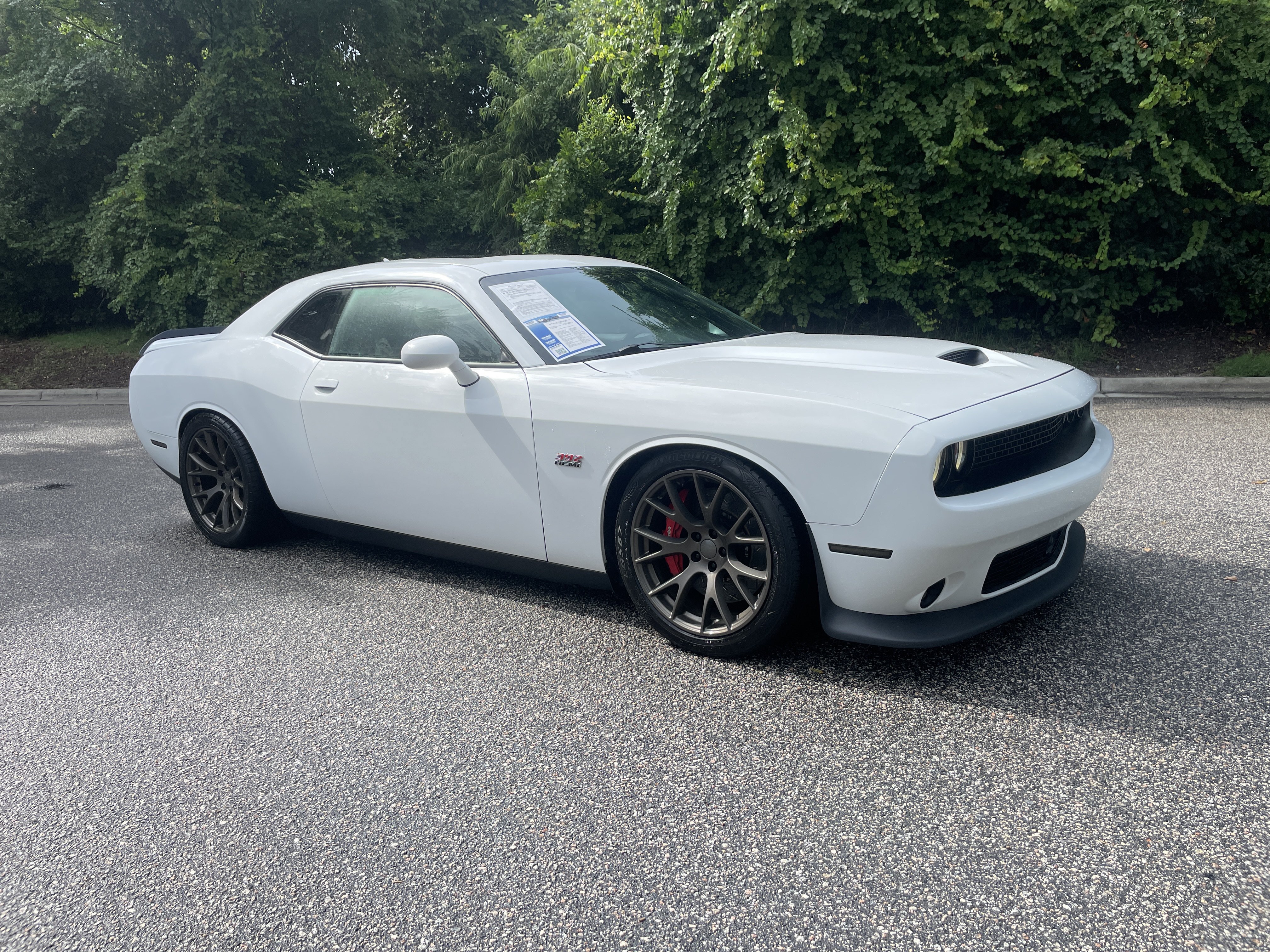 Used 2016 Dodge Challenger SRT w/ Technology Group RWD image 2