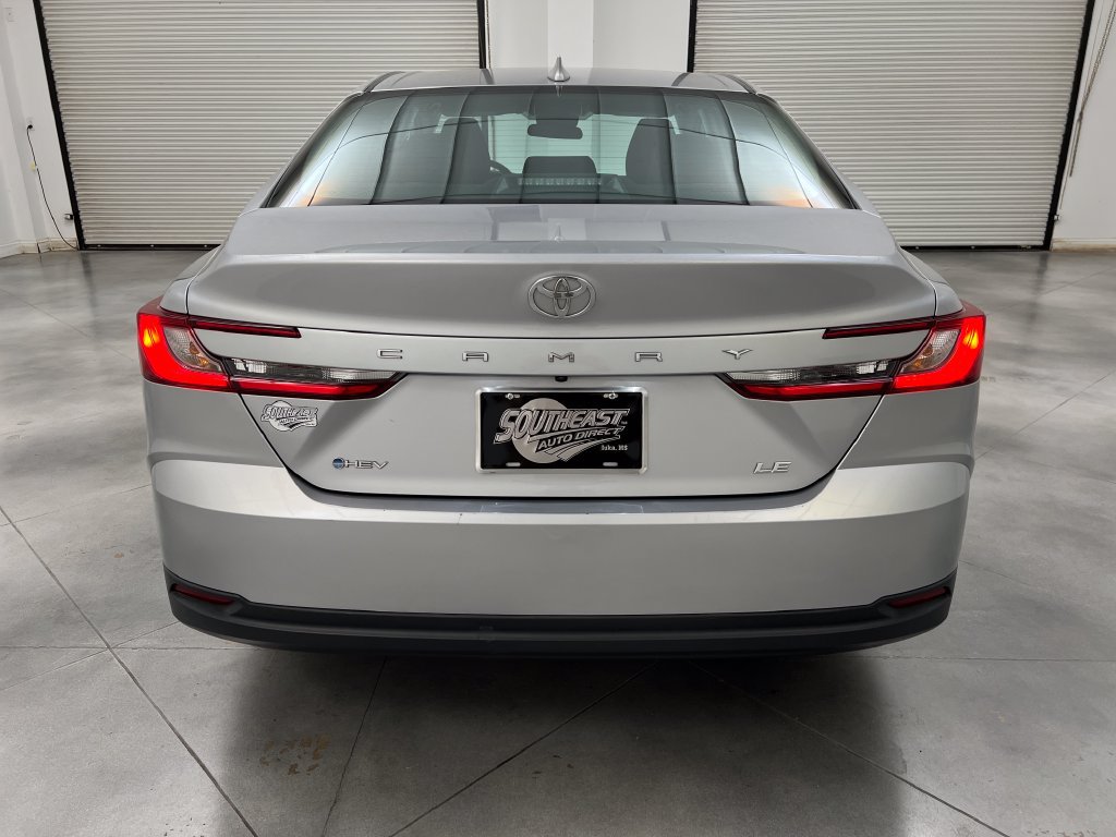 Used 2025 Toyota Camry LE FWD image 8