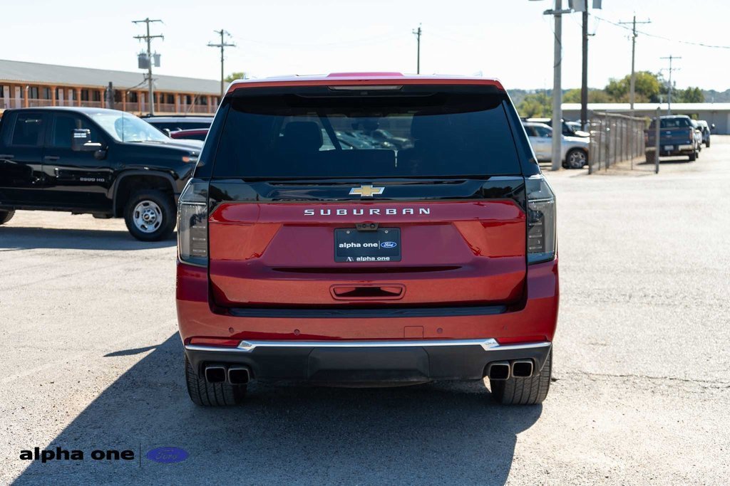 Used 2025 Chevrolet Suburban High Country image 5
