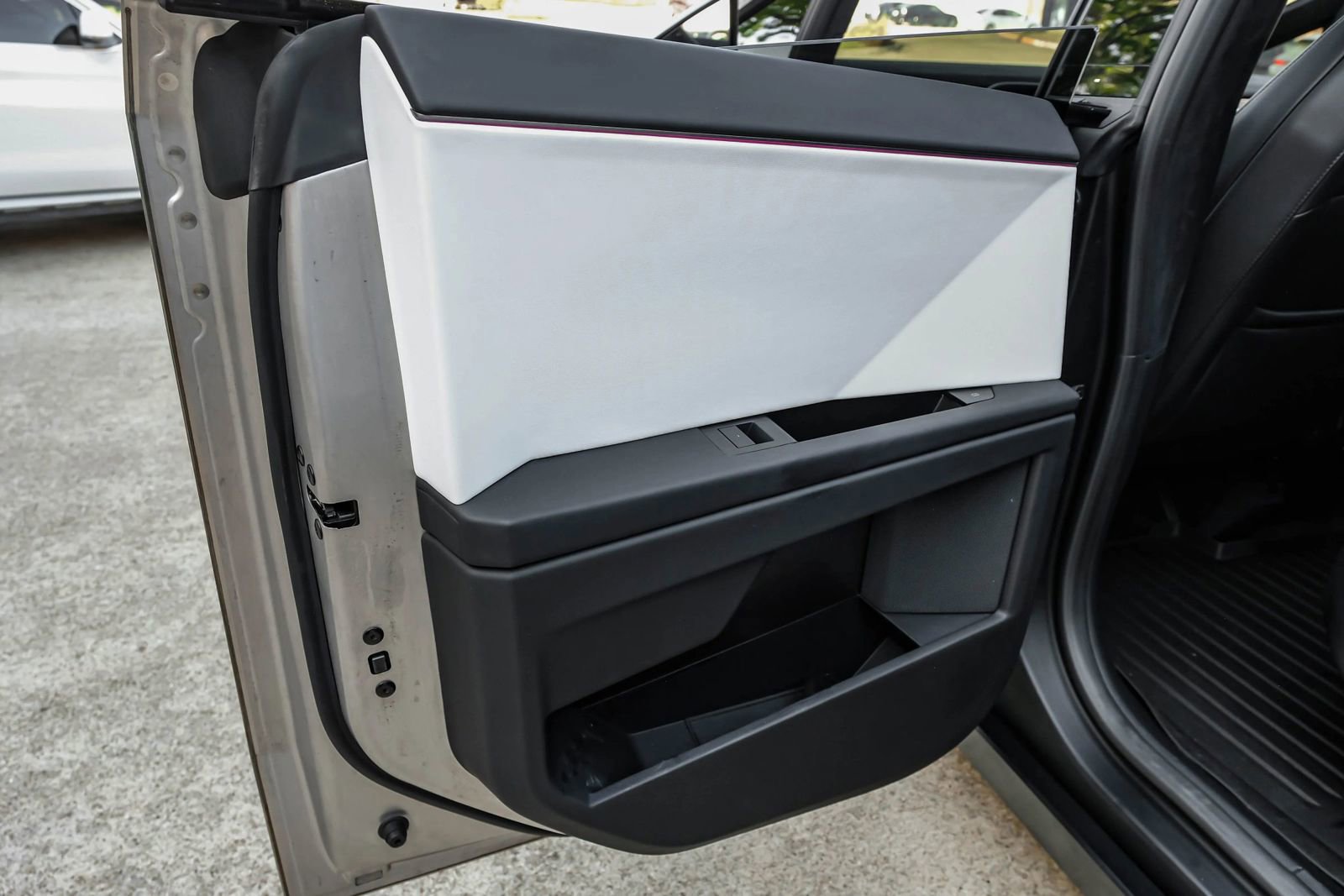 Used 2024 Tesla Cybertruck Cyberbeast AWD/4WD image 57