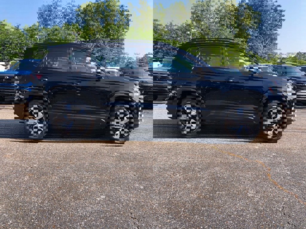 New 2025 Volkswagen Taos S image 8