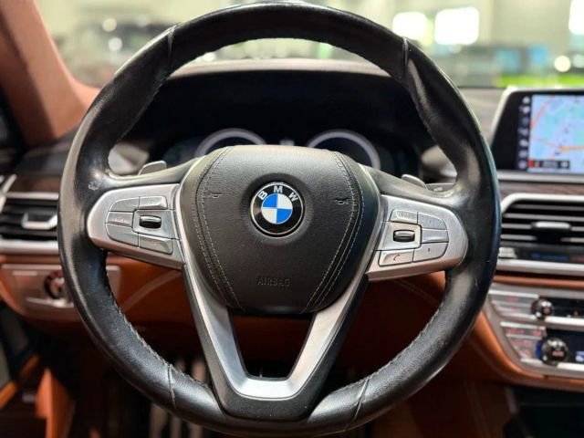Used 2018 BMW 750i xDrive image 19