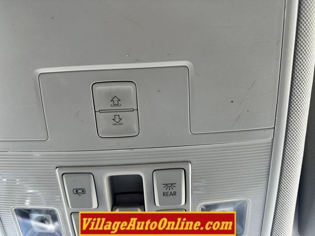 Used 2018 Volkswagen Tiguan SEL AWD/4WD image 17