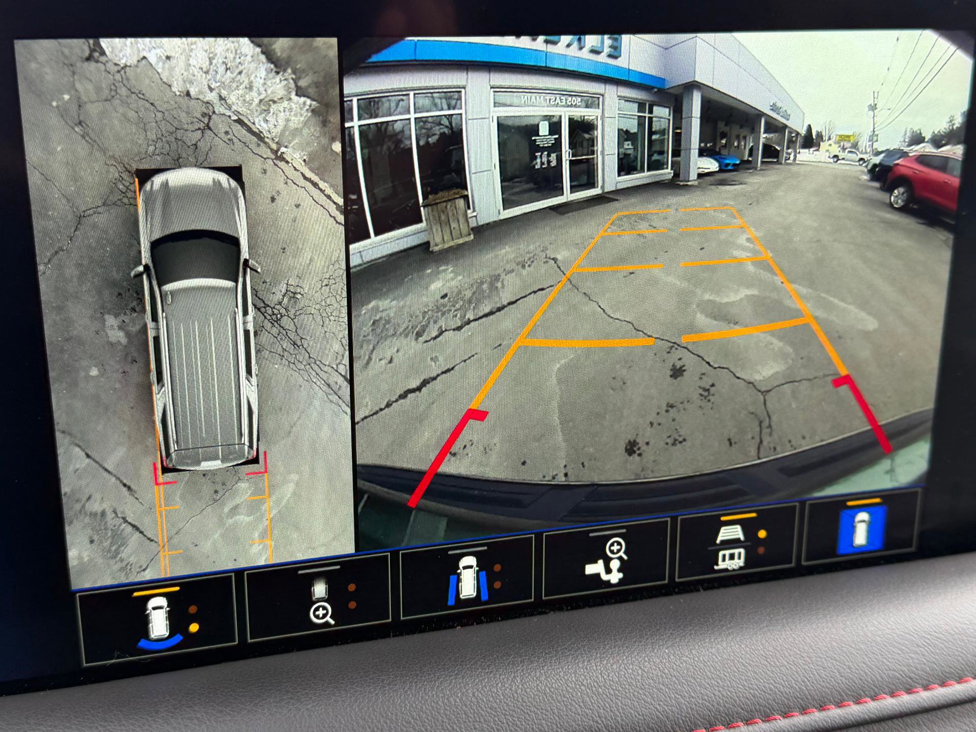 Used 2024 Chevrolet Suburban RST w/ Luxury Package image 30