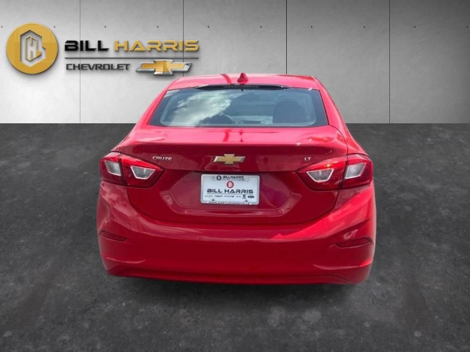 Used 2017 Chevrolet Cruze LT w/ Convenience Package FWD image 6
