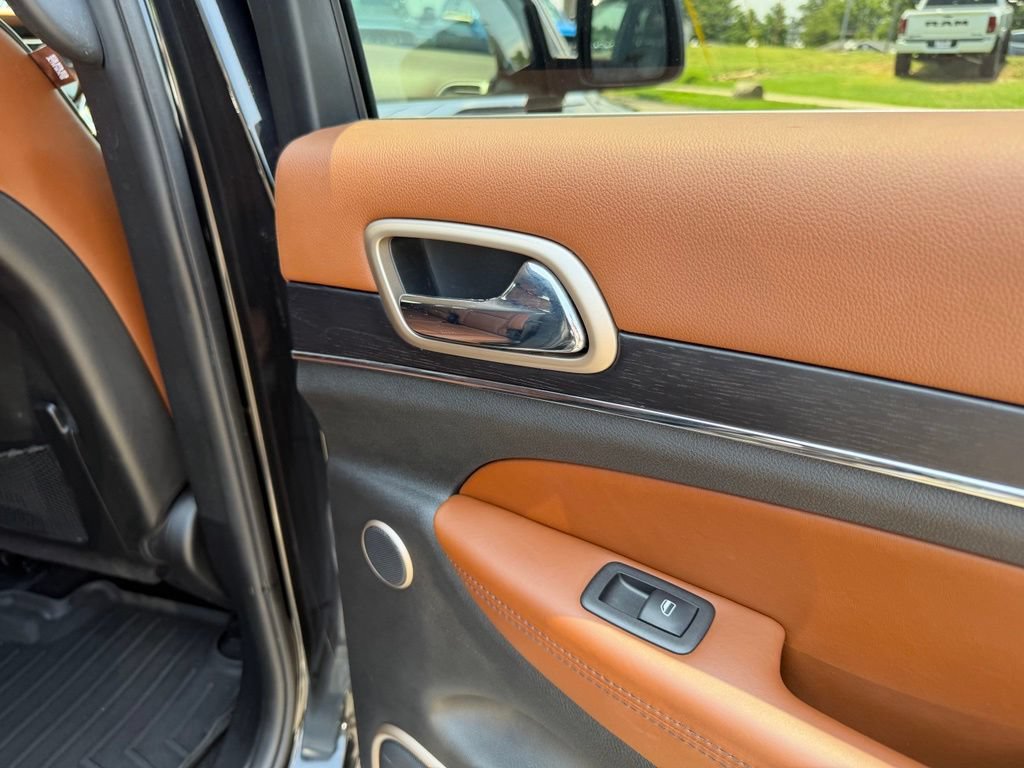 Used 2016 Jeep Grand Cherokee Summit AWD/4WD image 36