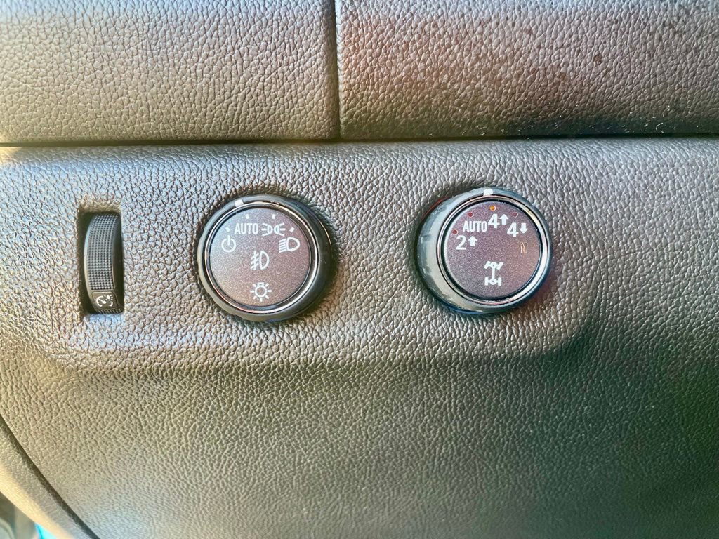 Used 2022 Chevrolet Colorado LT w/ Luxury Package image 17