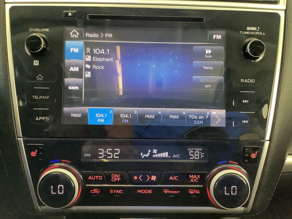 Used 2018 Subaru Outback 2.5i Touring image 11