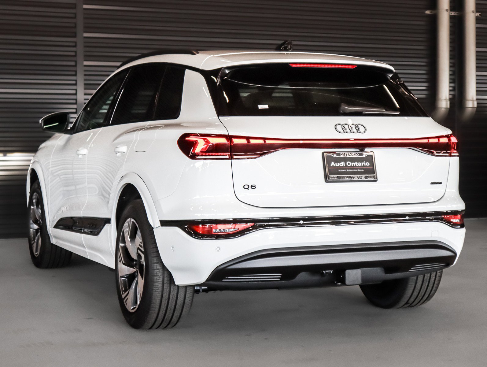New 2025 Audi Q6 e-tron Premium AWD/4WD image 2