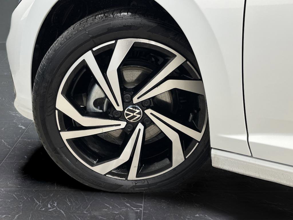 Used 2025 Volkswagen Jetta SEL image 33