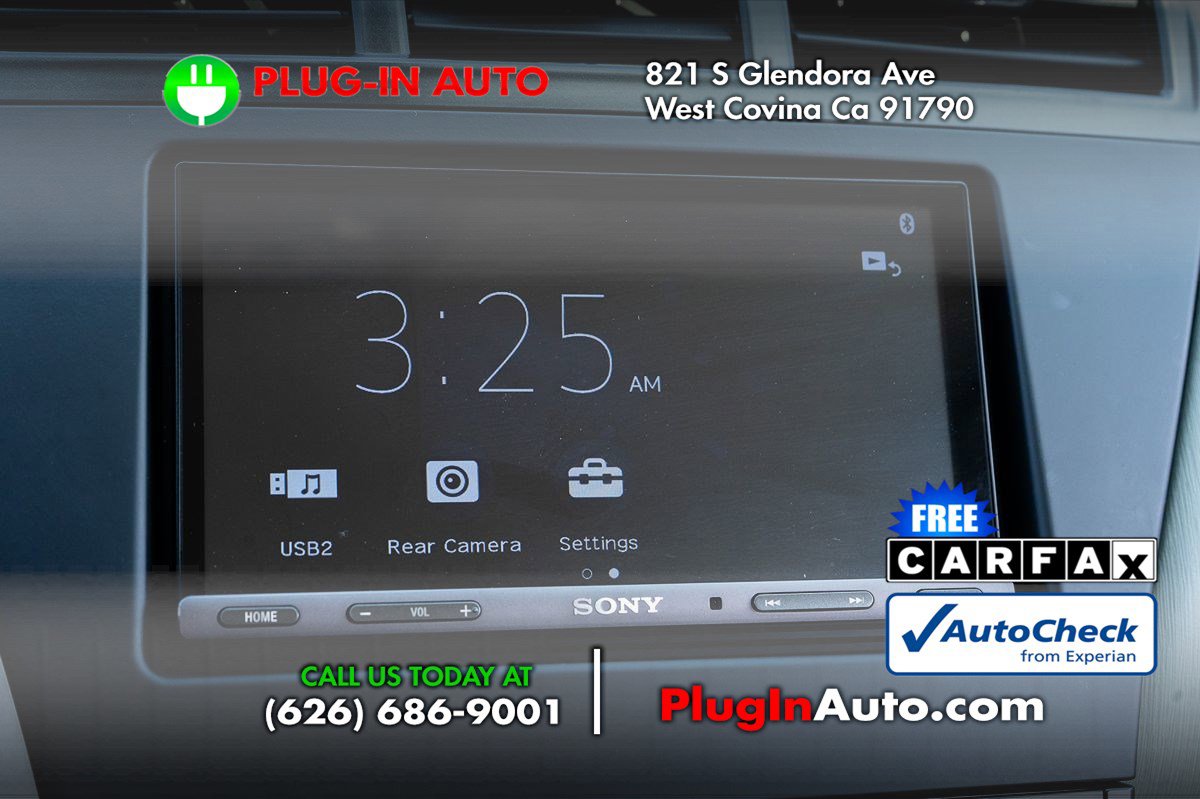 Used 2012 Toyota Prius V Five image 25