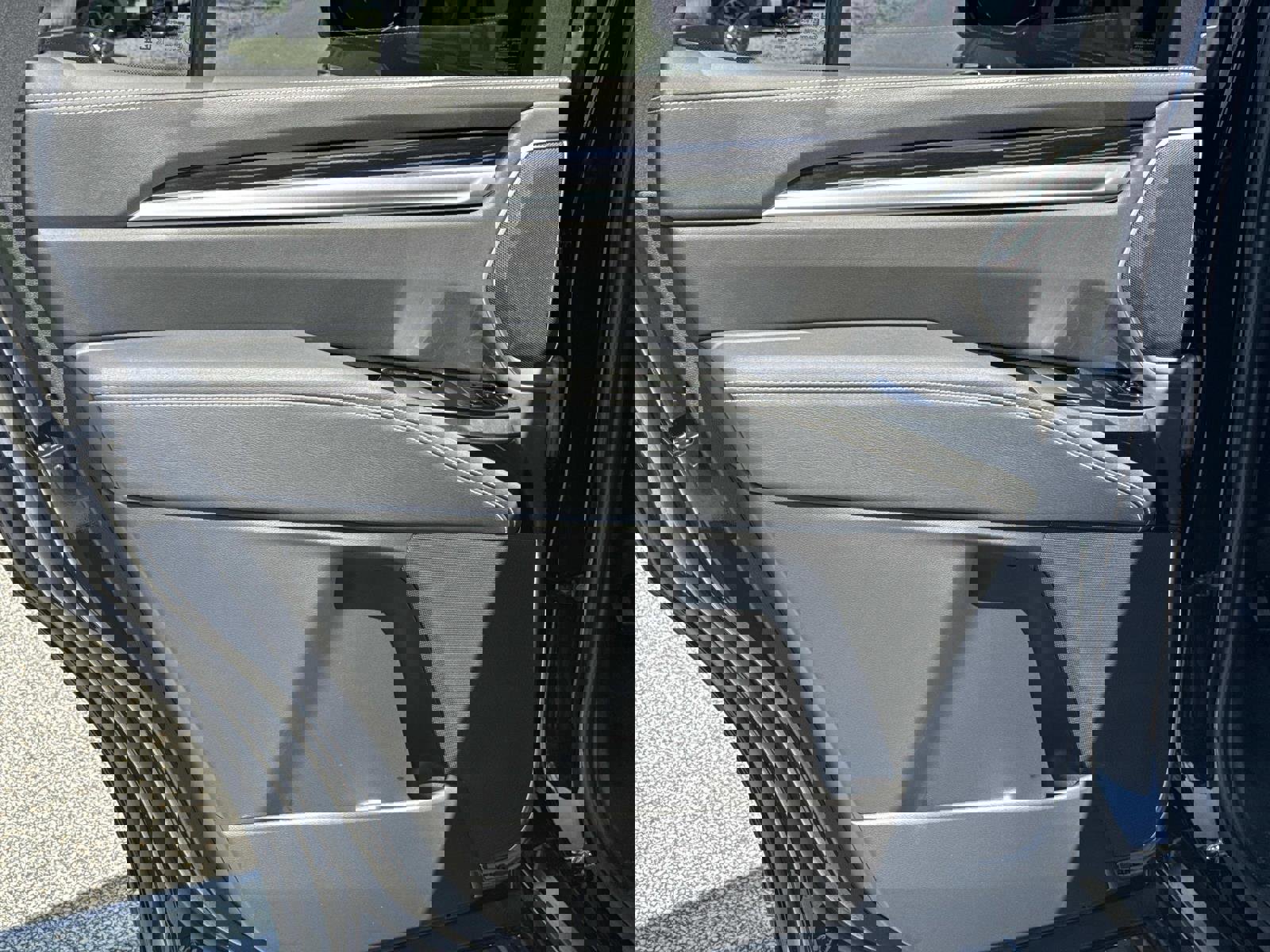 Certified 2025 Cadillac Escalade Sport image 12