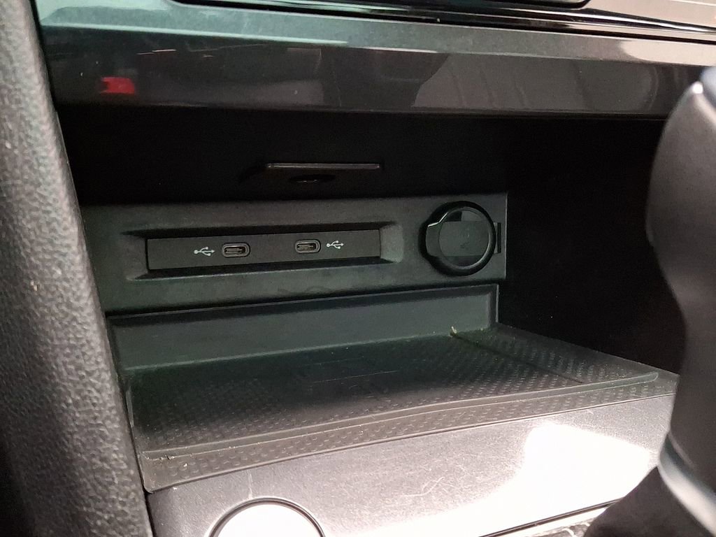 Used 2024 Volkswagen Tiguan SE R-Line AWD/4WD image 25