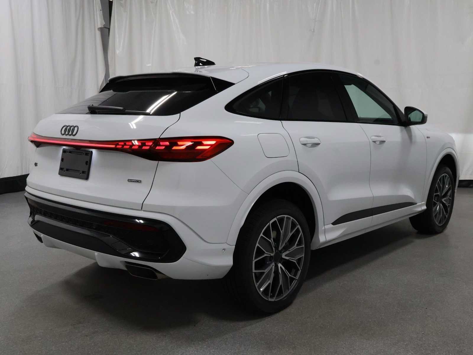 New 2026 Audi Q5 Premium Plus AWD/4WD image 9