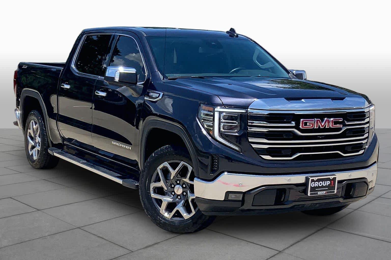 Used 2025 GMC Sierra 1500 SLT AWD/4WD image 3