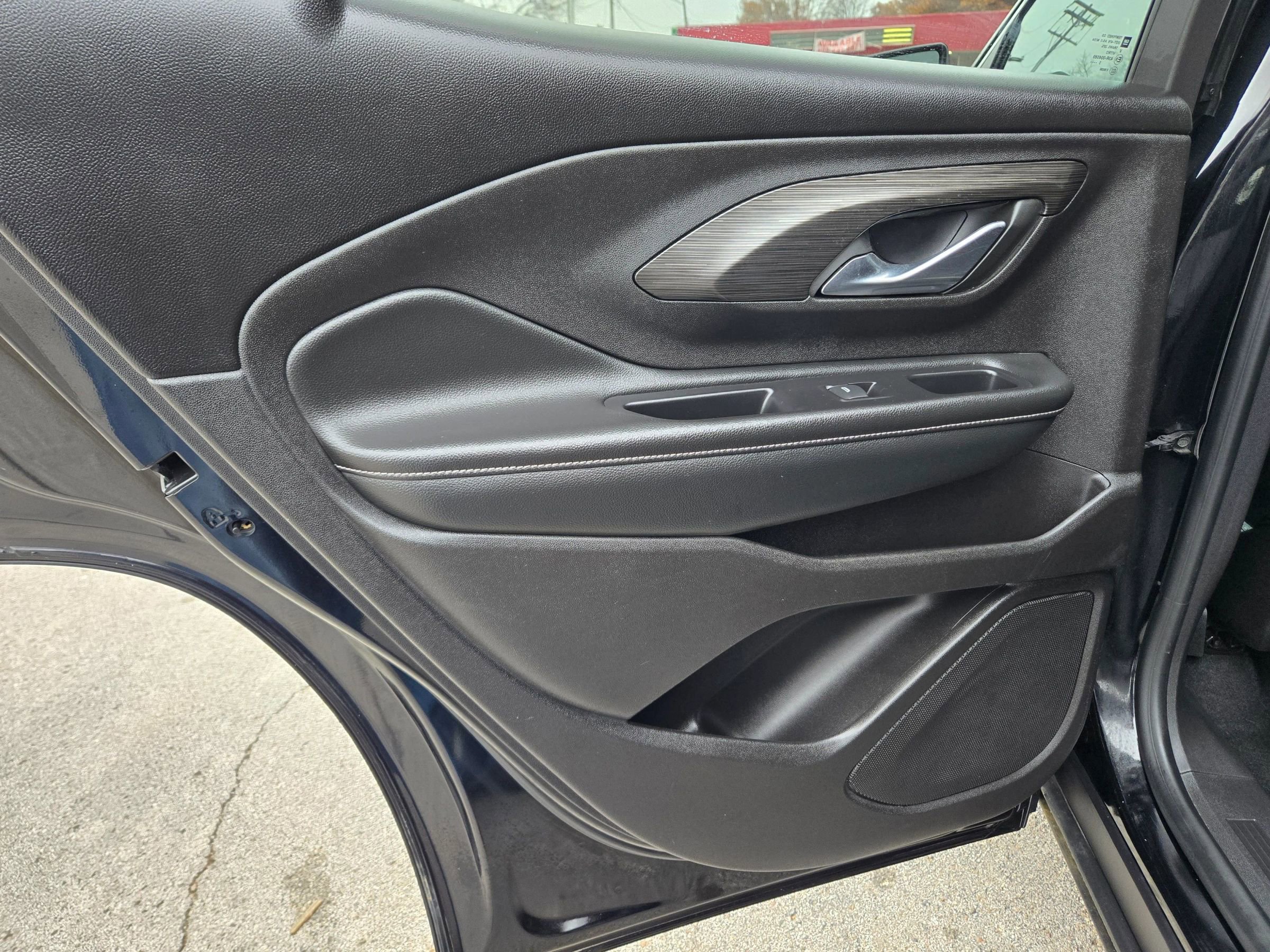 Used 2024 GMC Terrain SLT image 50