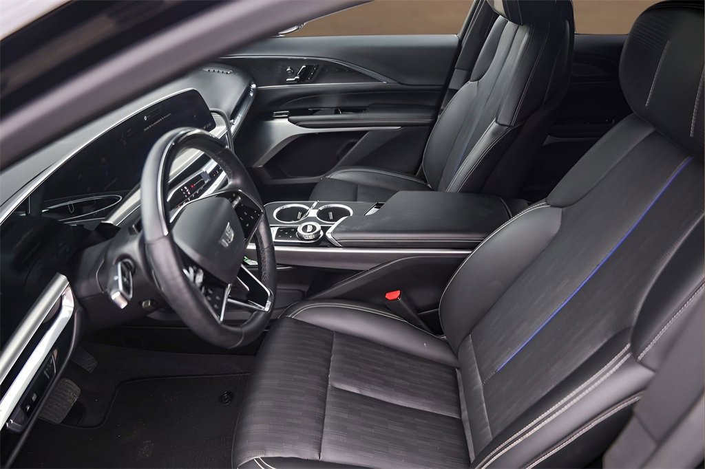 Used 2024 Cadillac Lyriq Luxury image 9