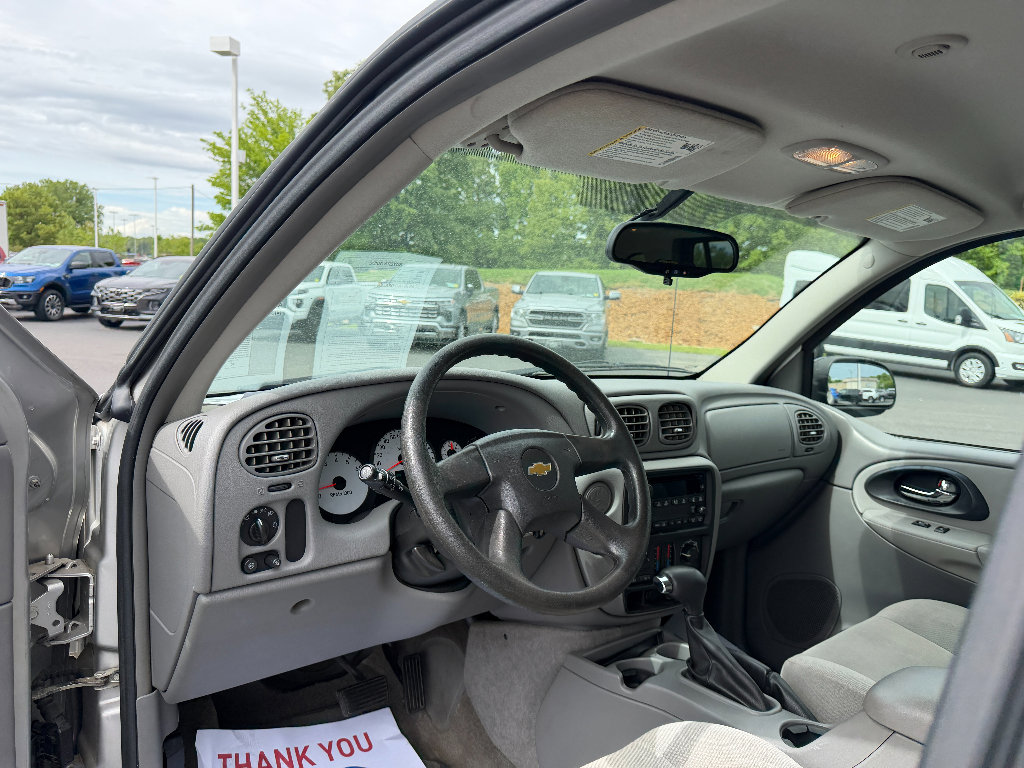 Used 2005 Chevrolet TrailBlazer LS w/ LS Preferred Equipment Group RWD image 25