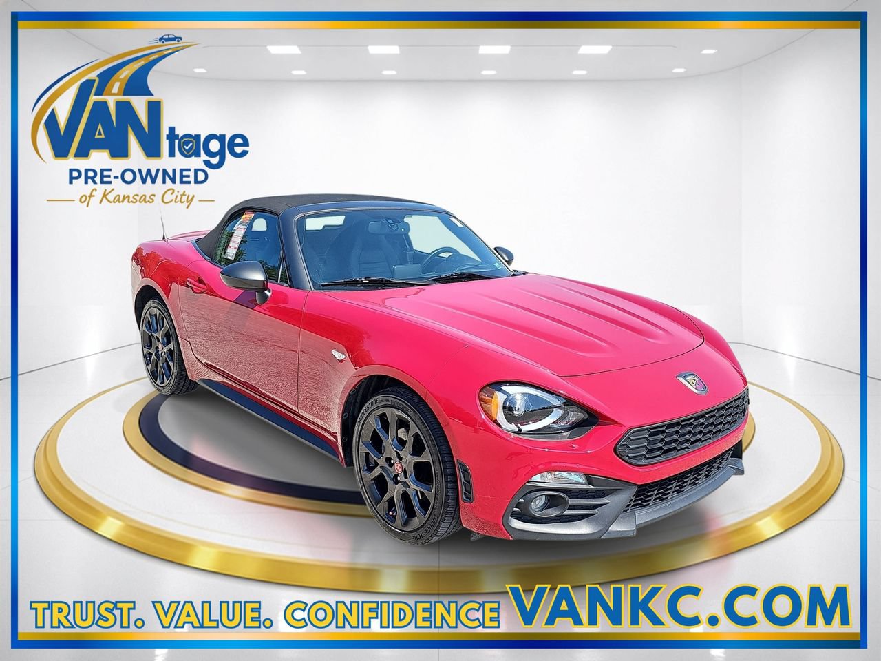 Used 2017 FIAT 124 Spider Abarth RWD image 3