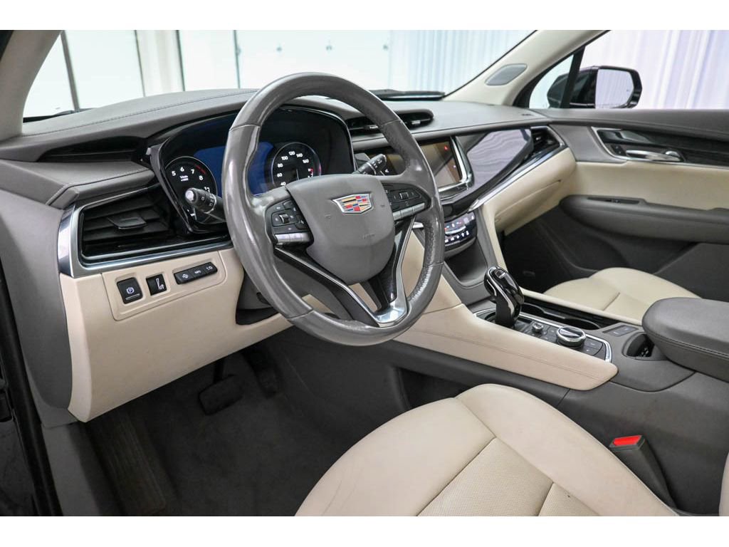 Used 2022 Cadillac XT6 Premium Luxury w/ Technology Package image 9